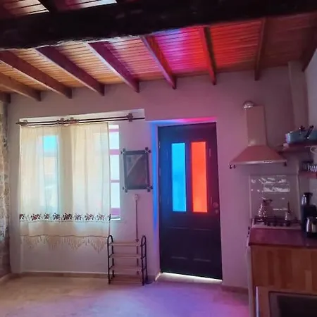 Tarihi Restore Edilmis Evi בית נופש *